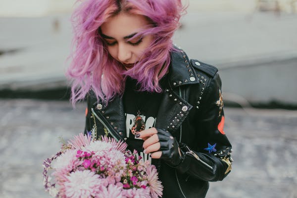 WHAT HAIR COLOUR SUITS ME?
