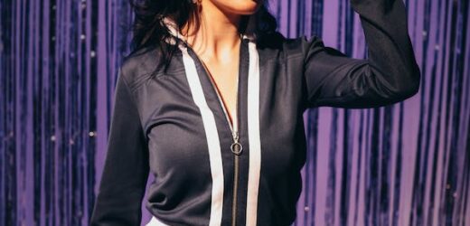 TOP 9 BEST TRACKSUITS FOR WOMEN | BE THE NEXT SPORTING SENSATION BY WEARING TRACKSUIT