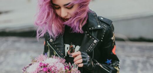 WHAT HAIR COLOUR SUITS ME?
